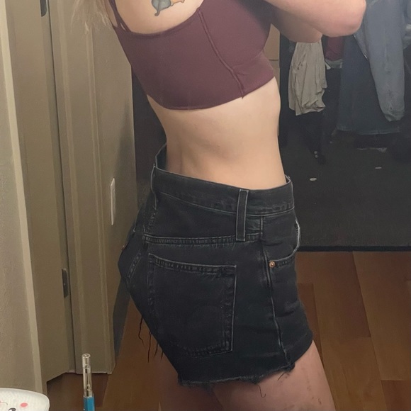 Levi’s 501 Mid-Rise Shorts - Picture 2 of 7